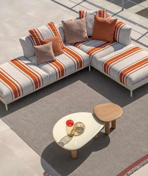 Flow Couchtisch 50×52 0