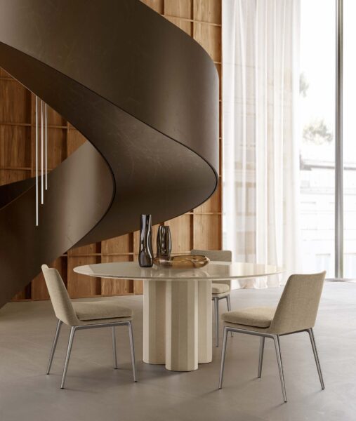 Claude Esszimmerstuhl 0