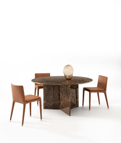 Janis Esszimmerstuhl 1